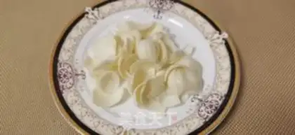Make Lily Silver Pear Spear step 0