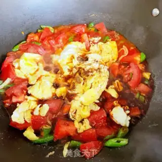 Make Tomato eggs with wheat noodles step 9