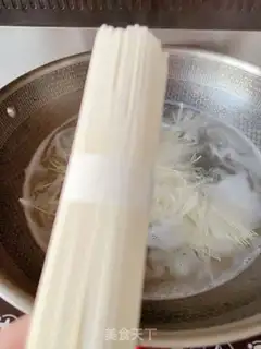 Make Ink bubbly noodles step 7