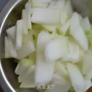 Make Pork shrimp soup step 1