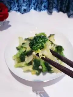 Make Garlic chicken juice and blue flowers step 6