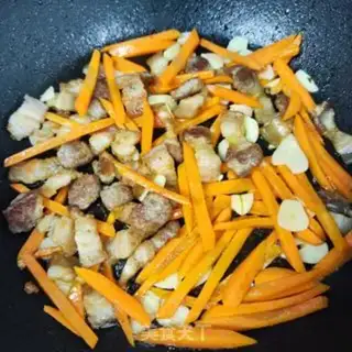 Make Five bouquets of apricot mushroom step 6