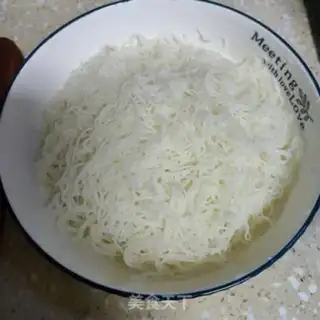 Make Five bouquets and rice powder step 0