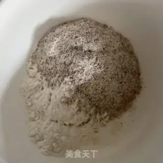 Make A full-shell egg burrito step 0