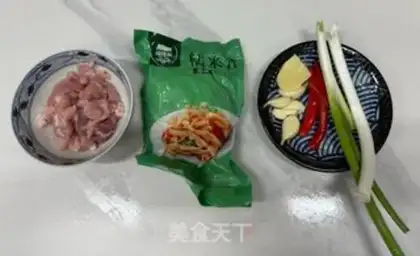 Make The rice is fried meat step 0