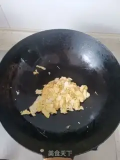 Make Scrambled eggs step 2