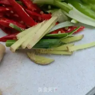 Make Chili fried chicken skin step 2