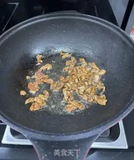 Make The rice is fried meat step 4