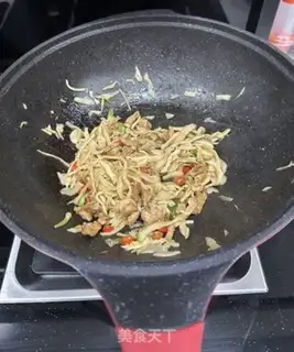 Make The rice is fried meat step 7