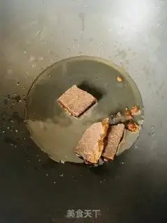 Make Red sugar, red meat step 1