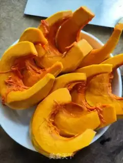 Make Pumpkin steams lilies step 1