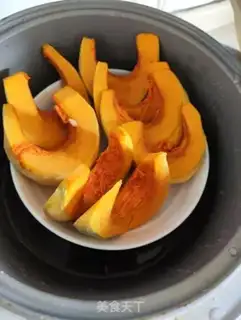 Make Pumpkin steams lilies step 4