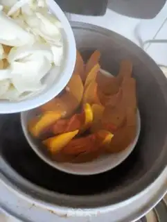 Make Pumpkin steams lilies step 5