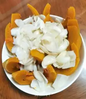 Make Pumpkin steams lilies step 6