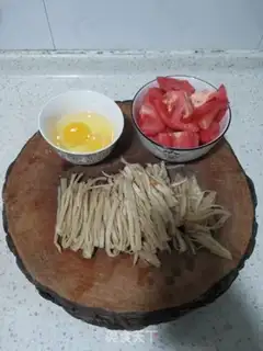 Make Tomato egg cake step 1