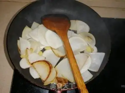 Make Five flowers for radish step 3