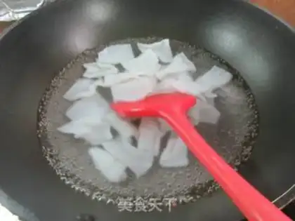 Make Live shrimps and hot potatoes step 1