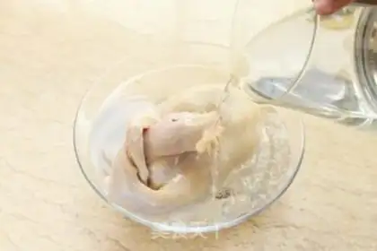 Make Old-fashioned casserole chicken step 1