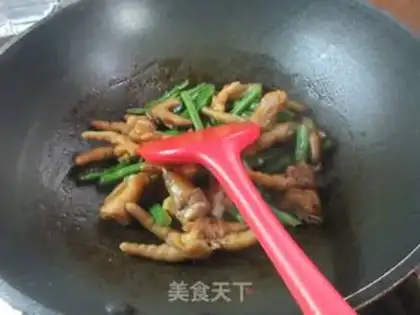 Make Four seasons of chicken claws step 10