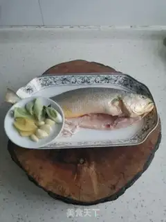 Make Spicy yellowfish step 1