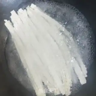 Make Oily noodles step 2