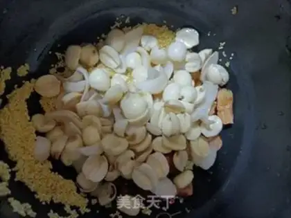 Make Little rice-tree lilies step 3