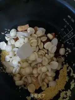 Make Little rice-tree lilies step 4