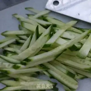 Make Dutch cucumber with chicken step 1