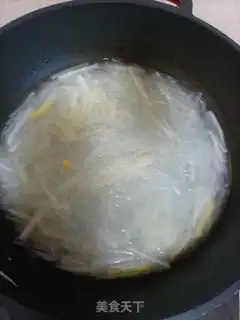 Make Egg soup for a white radish fan step 5
