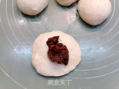 Make Sesame sauce, red sugar bread step 11