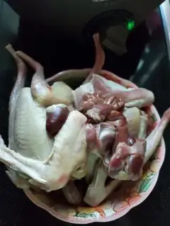 Make Ice plum sauce pigeons step 0
