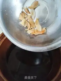 Make Silver-eared lilies step 5