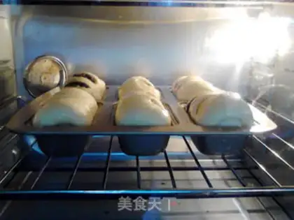 Make Sesame sauce, red sugar bread step 18