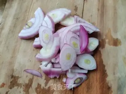 Make Scrambled eggs onions step 4