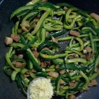 Make Meat-dried Dutch cucumber step 16