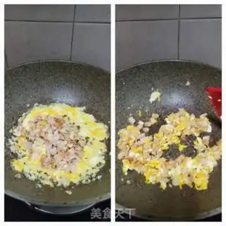 Make Chicken pelt egg fried rice step 2