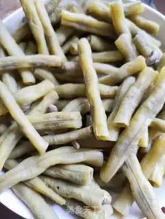 Make Golden pins and mushrooms step 0