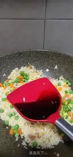 Make Chicken pelt egg fried rice step 6