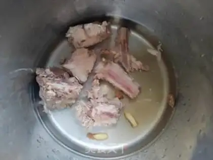 Make Pork soup step 1