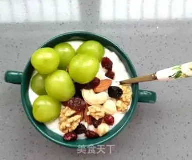 Make Sunshine rose nuts with yogurt step 4