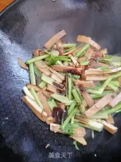 Make Celery fried dry step 5
