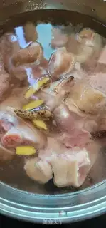 Make Peanut pig hoof step 1