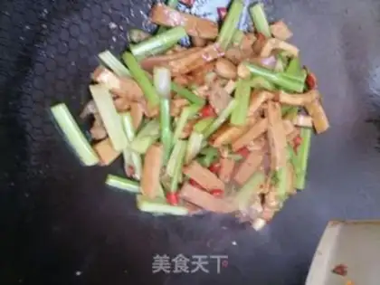 Make Celery fried dry step 6