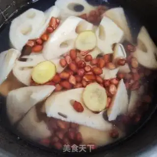 Make Lotus peanut stew ribs step 4