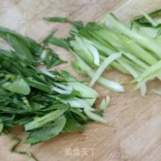 Make Little chicken crumbs, shrimp noodles step 3