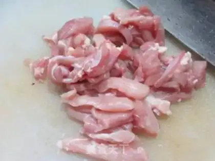 Make Chicken leg and radish step 2
