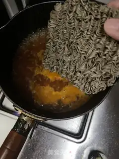 Make Tomato chicken gravy noodles step 8
