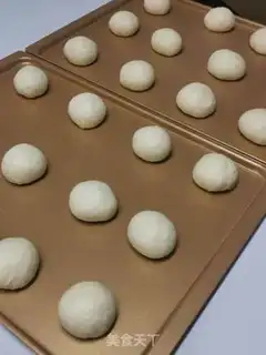Make Japanese sea salt rolls step 1