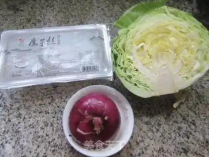 Make Onion-covered cabbage with tacos step 0