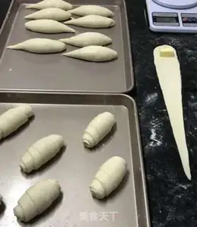 Make Japanese sea salt rolls step 2